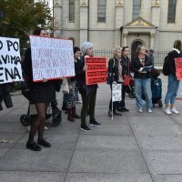 Na Trgu Petra Preradovića održan je prosvjedni skup "Za besplatni i dostupan pobačaj"