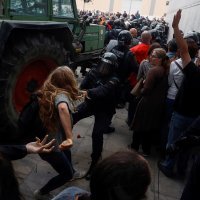 Policija onemogućava referendum za nezavisnost Katalonije