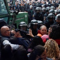 Policija onemogućava referendum za nezavisnost Katalonije