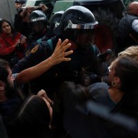 Policija onemogućava referendum za nezavisnost Katalonije