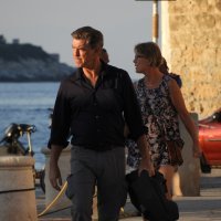 Pierce Brosnan na večeri sa suprugom