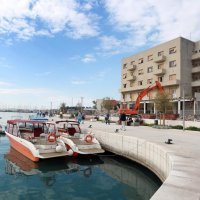 Započelo rušenje hotela Ambasador na Trumbićevoj obali