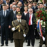 Povodom Dana neovisnosti položeni vijenci na groblju Mirogoj