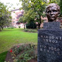 Bista Ive Lola Ribara vraćena u park na južnoj strani Prilaza baruna Filipovića