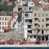 Rušenje hotela Ambasador na Zapadnoj obali