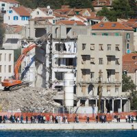 Rušenje hotela Ambasador na Zapadnoj obali