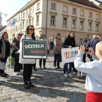 Predstavnici inicijative ProLife i Zaklade Vigilare predali Saboru potpise peticije