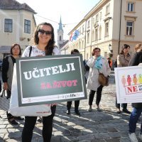 Predstavnici inicijative ProLife i Zaklade Vigilare predali Saboru potpise peticije