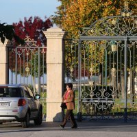 Jadranka Todorić ispred Kulmerovih dvora