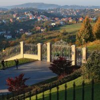 Policija čuva ulaz u Kulmerove dvore
