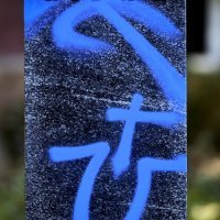 Vandalizirani spomenik Ivi Loli Ribaru