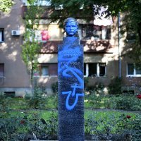 Vandalizirani spomenik Ivi Loli Ribaru