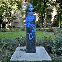 Vandalizirani spomenik Ivi Loli Ribaru