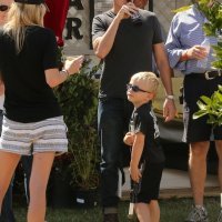 Anna Faris na druženju sa sinom