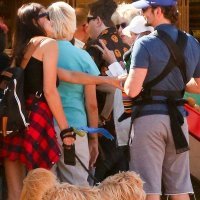 Bradley Cooper i Irina Shayk u šetnji s kćerkicom