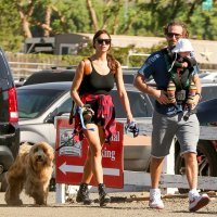 Bradley Cooper i Irina Shayk u šetnji s kćerkicom