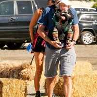 Bradley Cooper i Irina Shayk u šetnji s kćerkicom
