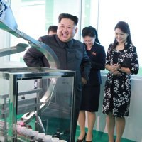 Kim Jong Un u tvornici kozmetičkih proizvoda