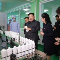 Kim Jong Un u tvornici kozmetičkih proizvoda