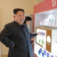 Kim Jong Un u tvornici kozmetičkih proizvoda