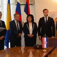 Ministar zaštite okoliša i energetike Hrvatske Tomislav Ćorić i ministar industrije, energetike i rudarstva Republike Srpske Petar Đokic potpisali su Protokol o suradnji na realizaciji projekta plinofikacije Rafinerije nafte Brod u Bosni i Hercegovini.