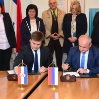 Ministar zaštite okoliša i energetike Hrvatske Tomislav Ćorić i ministar industrije, energetike i rudarstva Republike Srpske Petar Đokic potpisali su Protokol o suradnji na realizaciji projekta plinofikacije Rafinerije nafte Brod u Bosni i Hercegovini.