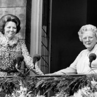 Kraljica Beatrix s majkom, kraljicom Julijanom