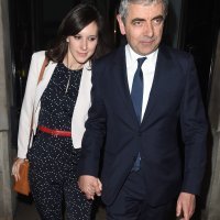 Rowan Atkinson i Louise Ford