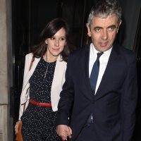 Rowan Atkinson i Louise Ford
