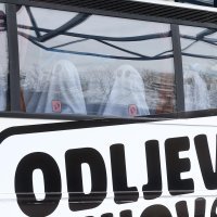 Kreativci za bolje sutra poslali duhove prošlosti autobusom van Hrvatske