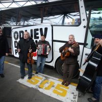 Kreativci za bolje sutra poslali duhove prošlosti autobusom van Hrvatske