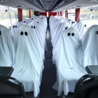 Kreativci za bolje sutra poslali duhove prošlosti autobusom van Hrvatske