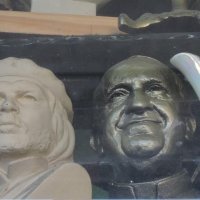 Che, papa i čajnik, sveto trojstvo