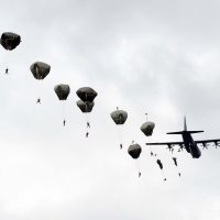 Zajednička vježba srpskih i američkih padobranaca