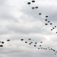 Zajednička vježba srpskih i američkih padobranaca