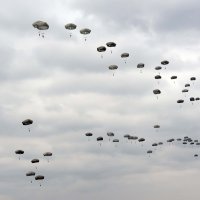 Zajednička vježba srpskih i američkih padobranaca