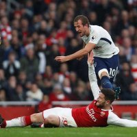 Arsenal (Shkodran Mustafi) - Tottenham (Harry Kane)