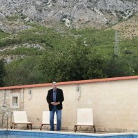 Tada & Sada - Goran Milić pokraj bazena