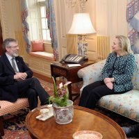 Gerry Adams i Hillary Clinton
