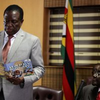 Emmerson Mnangagwa i Robert Mugabe