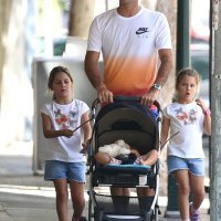 Roger Federer sa suprugom Mirkom i djecom