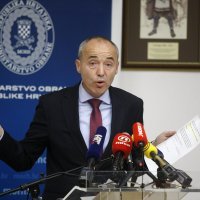 Damir Krstičević na presici