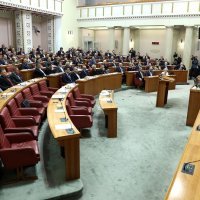 Zastupnici SDP-a i GLAS-a bojkotirali početak sjednice i minutu šutnje za žrtve rata