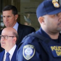 Flynn napušta sud nakon svjedočenja