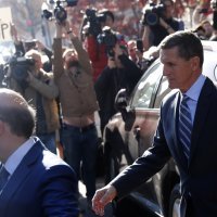 Flynn napušta sud nakon svjedočenja