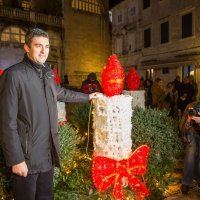 Gradonačelnik Franković upalio prvu adventsku svijeću i otvorio Zimski festival u Dubrovniku