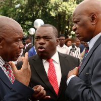 Mnangagwin savjetnik Chris Mutsvangwa, šef diplomacije Sibusiso Moyo i ministar financija Patrick Chinamasa