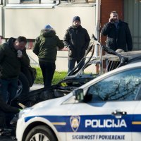 Na Vrbanima izgorjela dva automobila