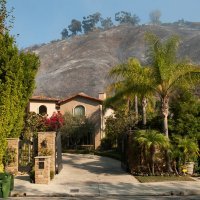 Požar u Bel Airu, elitnom dijelu Los Angelesa