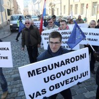 Prosvjed vlasnika nekretnina u kojima su zaštičeni najmoprimci